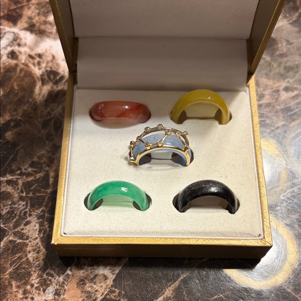 Ross-Simon Multicoloured Jade Ring Set